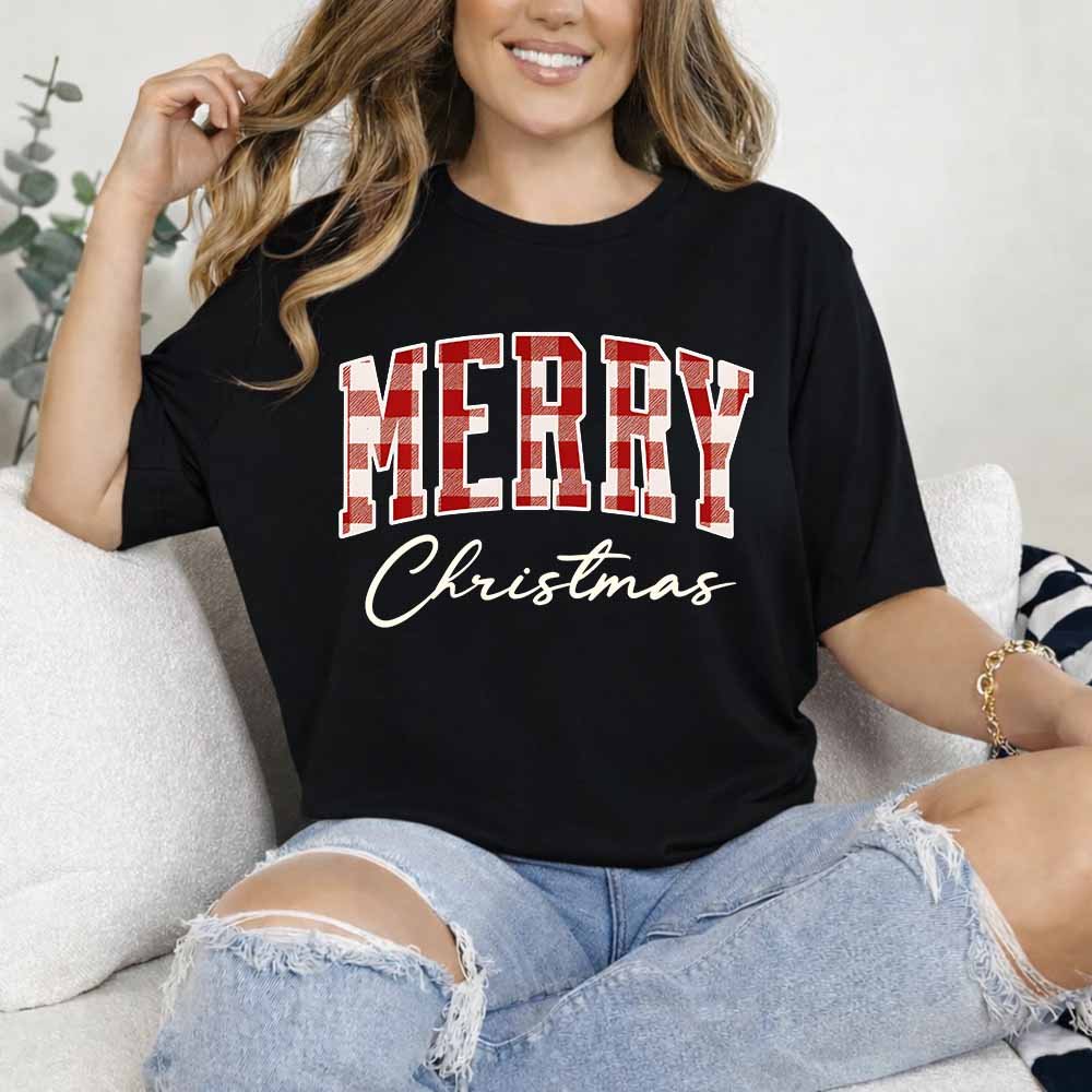 May include a festive “Merry Christmas” design with a classic buffalo plaid pattern as a 9.5-inch DTF transfer, ideal for customizing T-shirts, sweatshirts, tote bags, and other apparel.