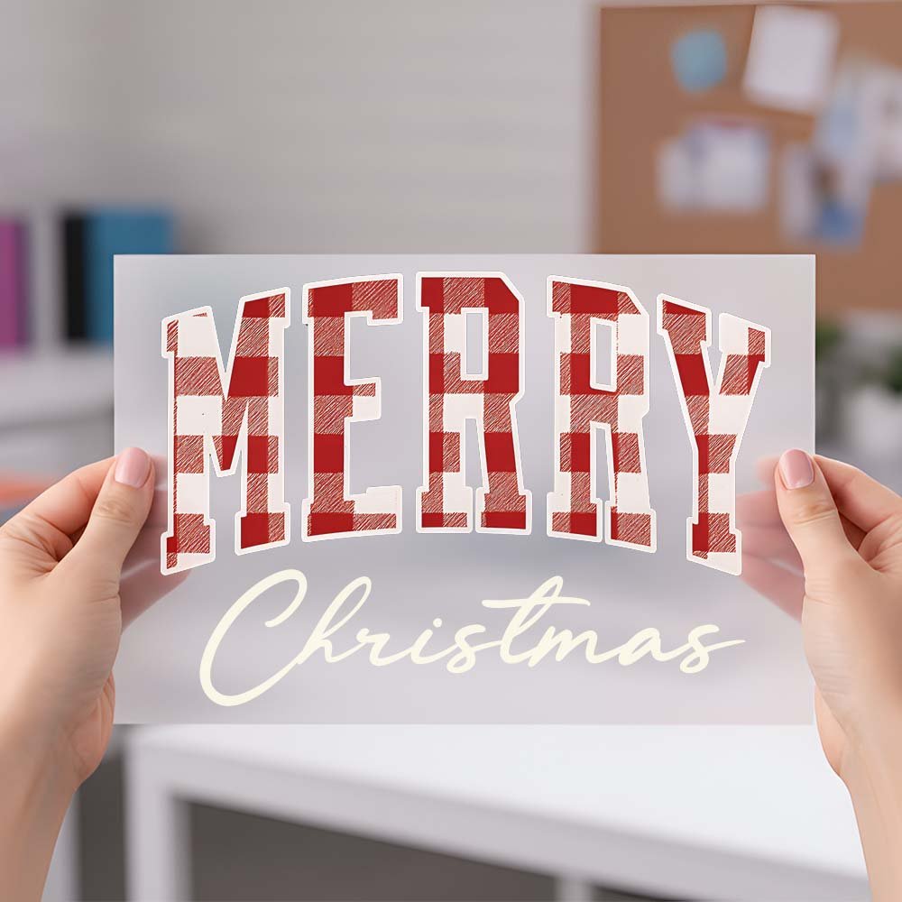 May include a festive “Merry Christmas” design with a classic buffalo plaid pattern as a 9.5-inch DTF transfer, ideal for customizing T-shirts, sweatshirts, tote bags, and other apparel.